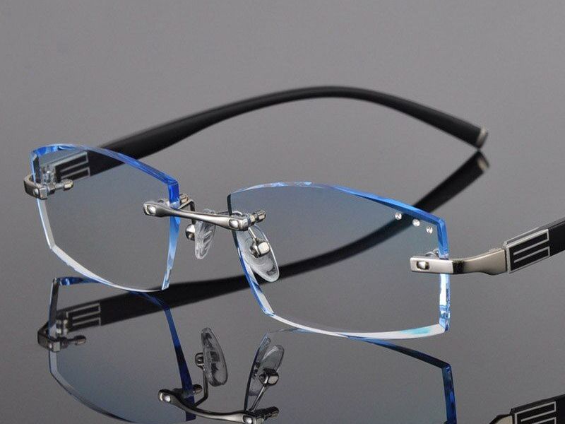 شیشه عینک طبی فشرده می تواند باعث خستگی مغز گردد